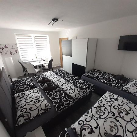 בזנץ Apartman Laumar 3 מראה חיצוני תמונה