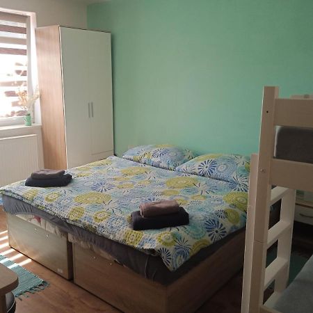 בזנץ Apartman Laumar 3 מראה חיצוני תמונה
